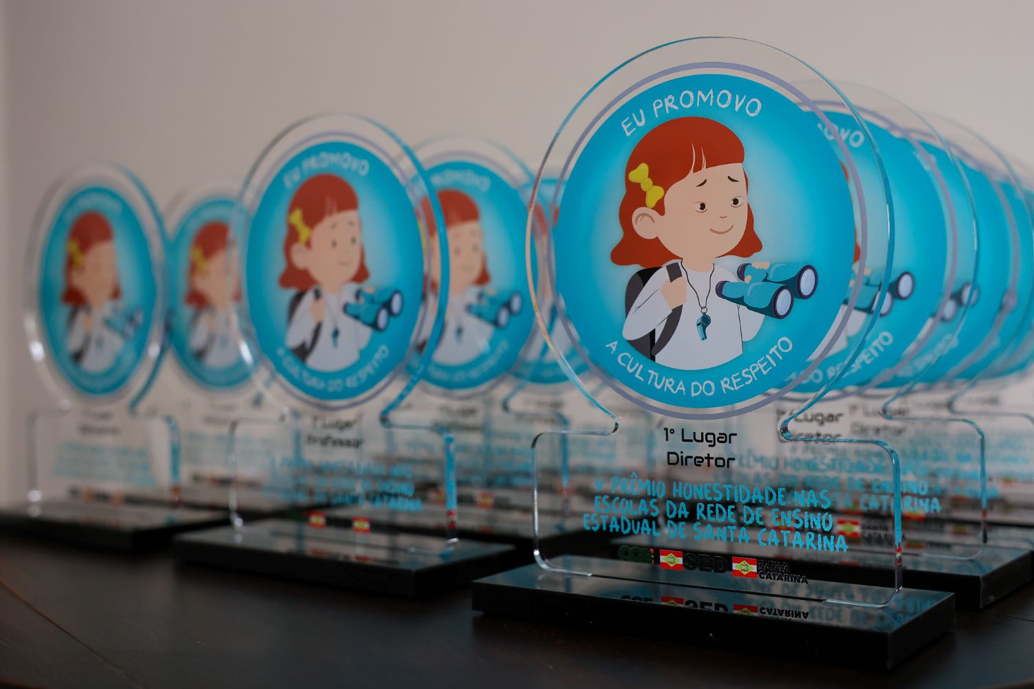 Troféu do Prêmio Honestidade nas Escolas